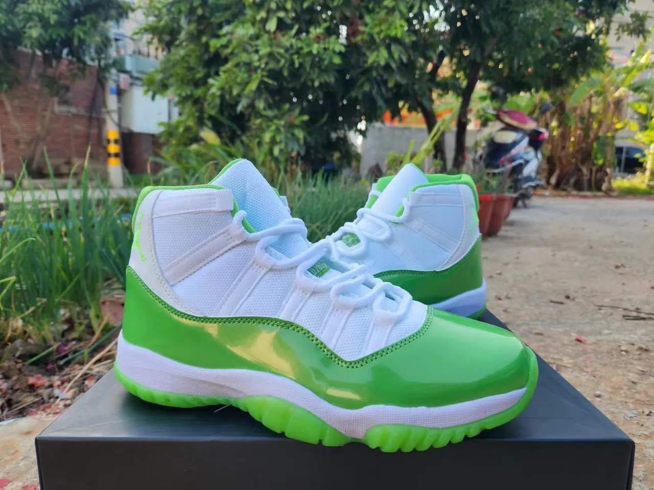 Air Jordan 11 Lime Green Patent Leather Basketball Shoes 2