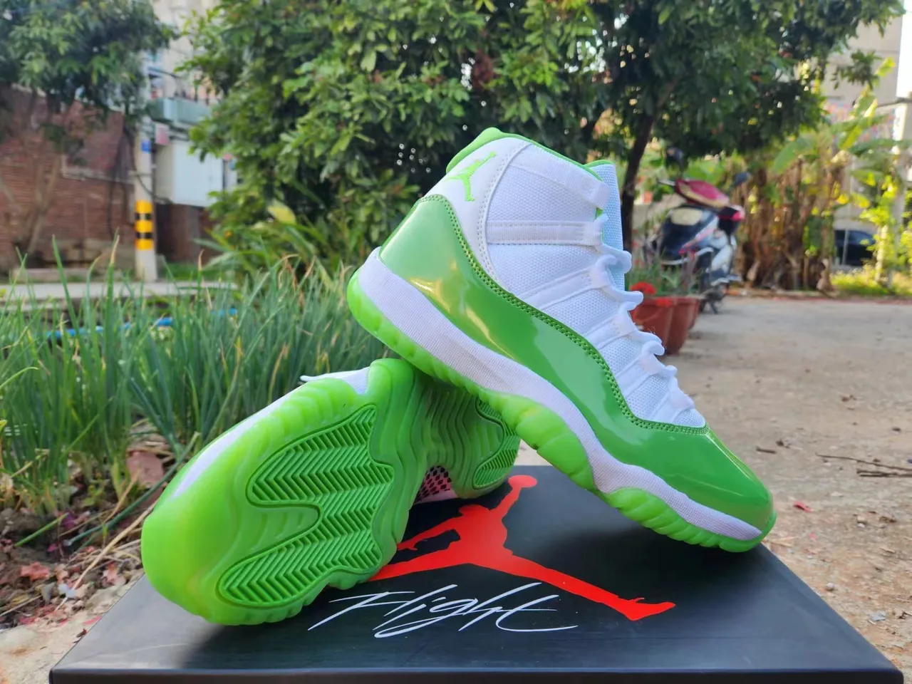 Air Jordan 11 Lime Green Patent Leather Basketball Shoes 3