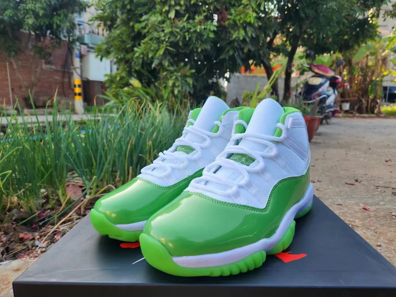 Air Jordan 11 Lime Green Patent Leather Basketball Shoes 4