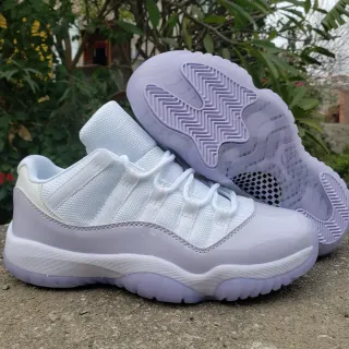 Air Jordan 11 Low 白色薰衣草漆皮篮球鞋