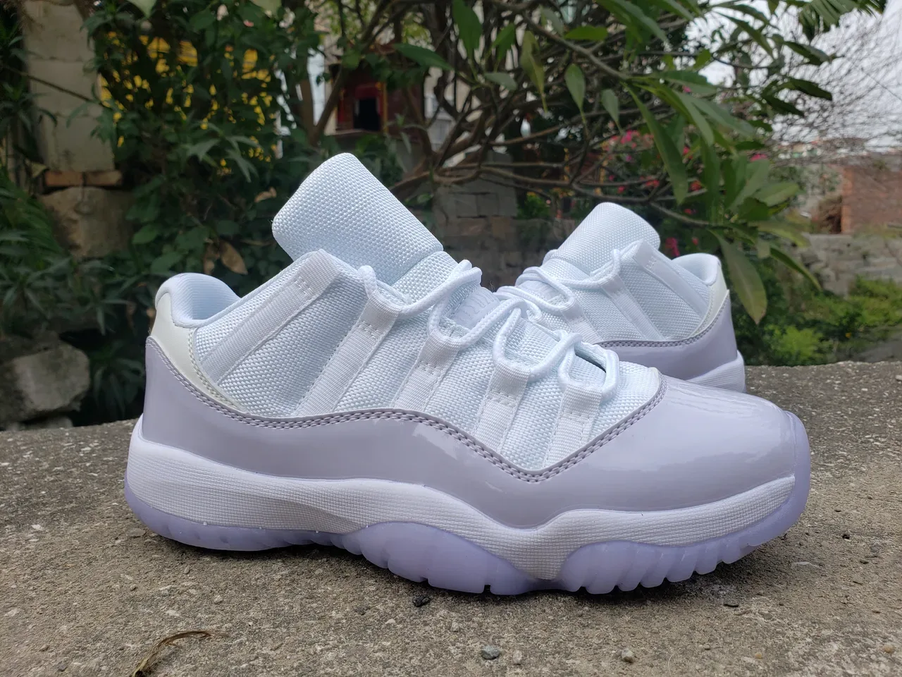 Air Jordan 11 Low Blanc Lavande Cuir Patenté Chaussures de Basketball 3