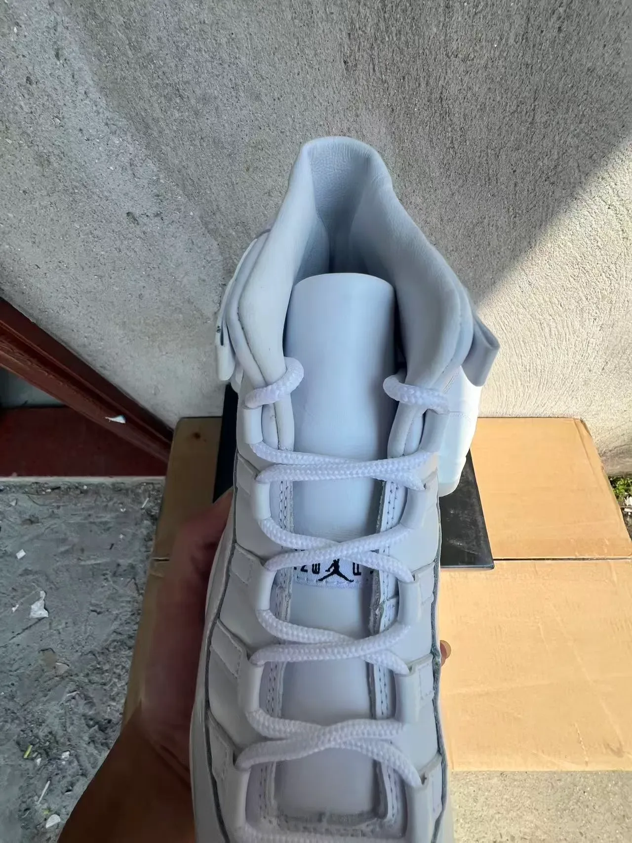 Air Jordan 11 Monocromáticos Brancos Tênis de Basquete 4