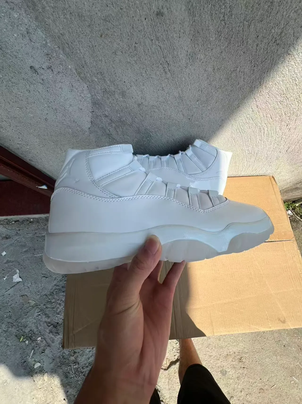 Air Jordan 11 Monocromáticos Brancos Tênis de Basquete 7