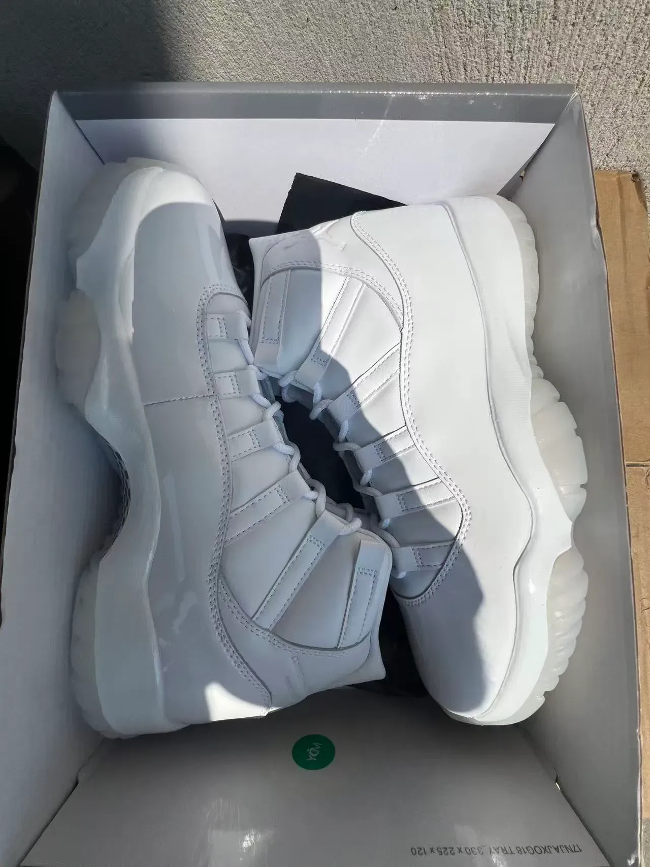 Air Jordan 11 Monocromáticos Brancos Tênis de Basquete 9