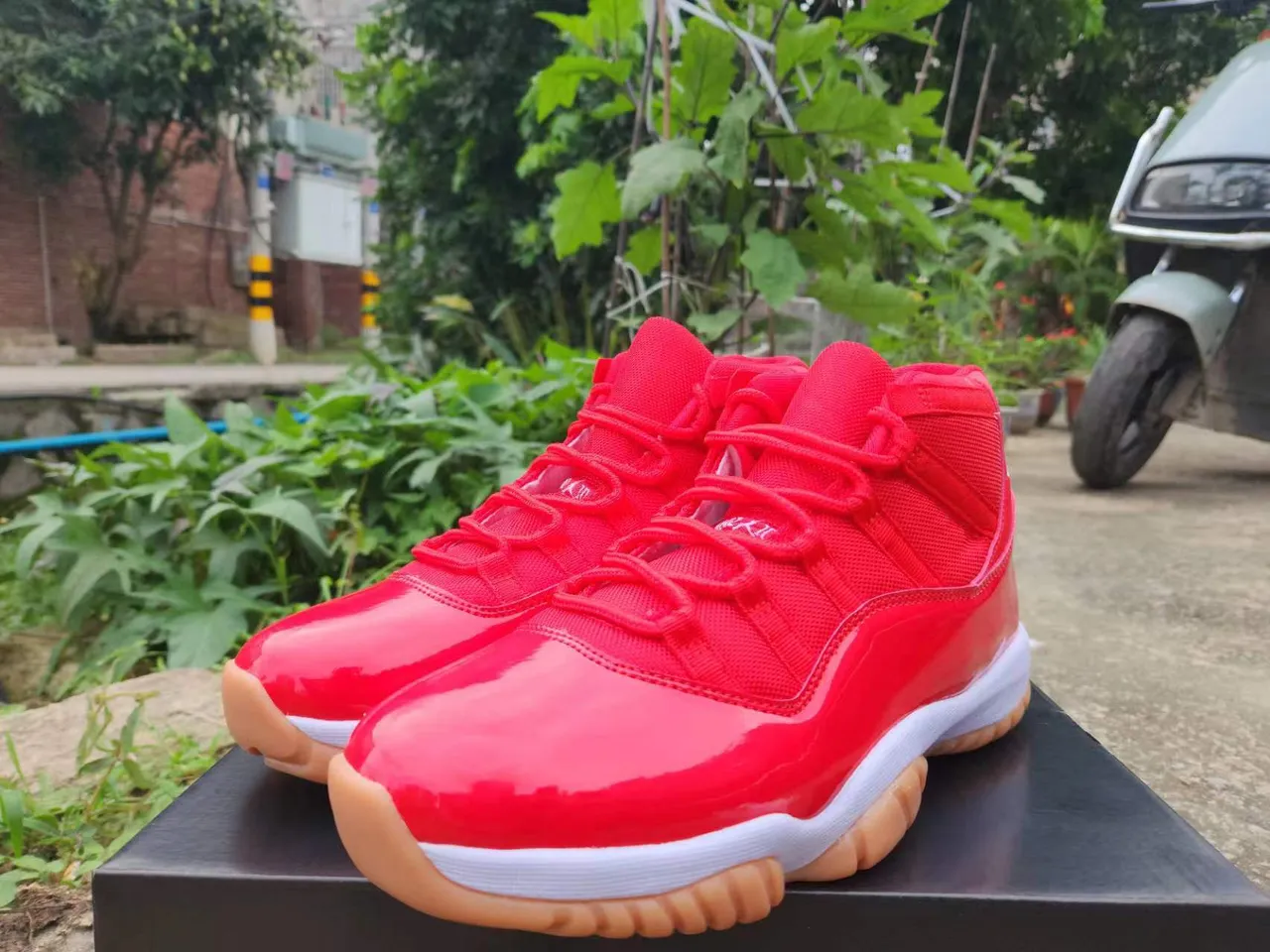 Air Jordan 11 Red Patent Leather Basketball Shoes 2