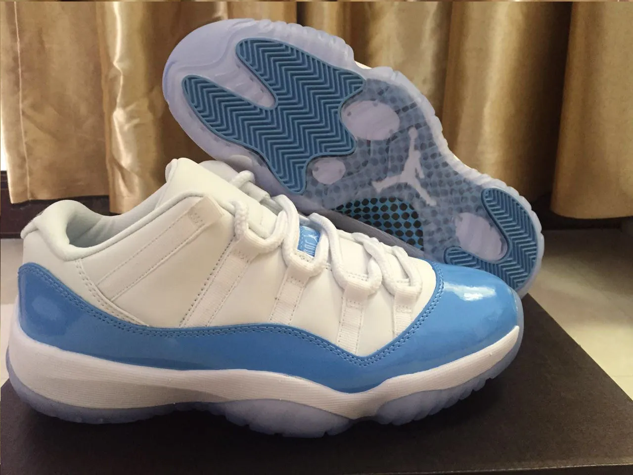 Air Jordan 11 White and Light Blue Patent Leather Basketball Shoes 2