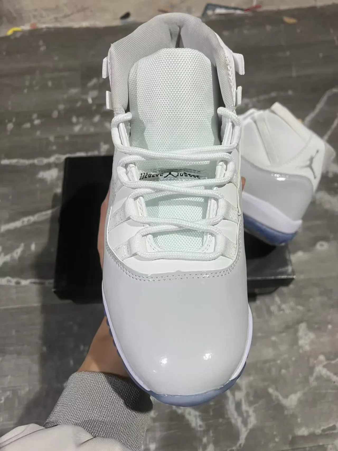 Air Jordan 11 Blanc Gris clair Patent Ice Blue Chaussures de basketball 3