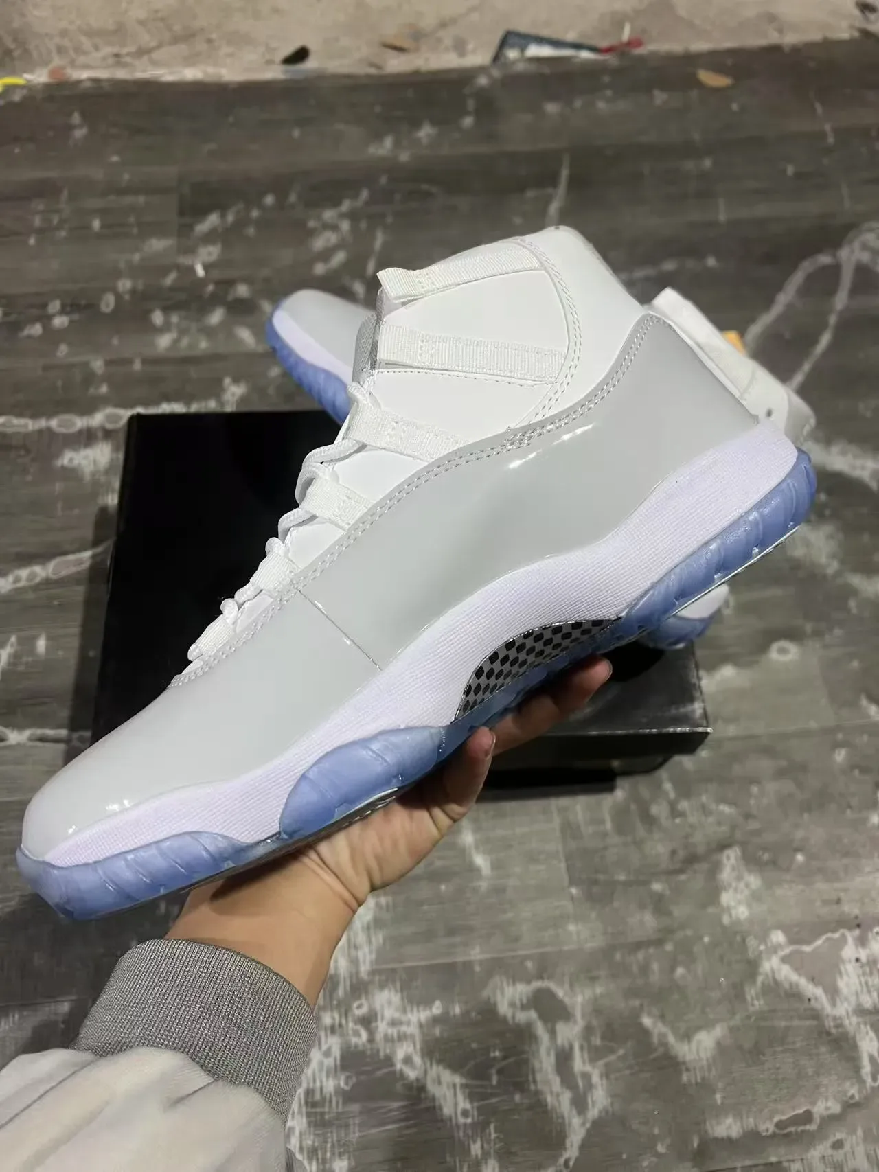 Air Jordan 11 Blanc Gris clair Patent Ice Blue Chaussures de basketball 5
