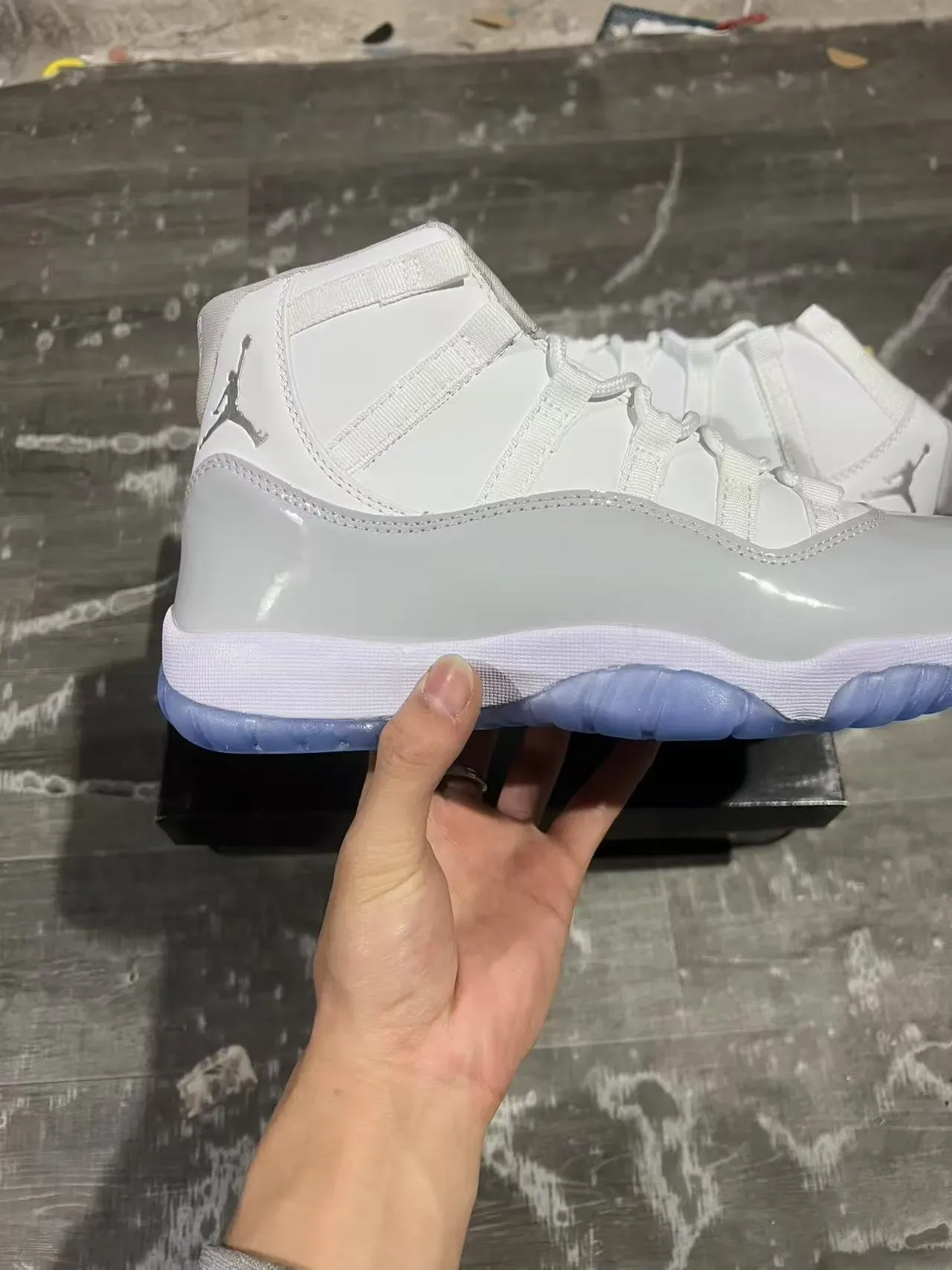 Air Jordan 11 Blanc Gris clair Patent Ice Blue Chaussures de basketball 7