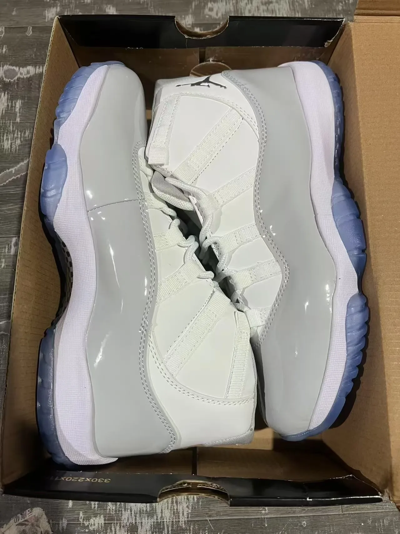 Air Jordan 11 Blanc Gris clair Patent Ice Blue Chaussures de basketball 9