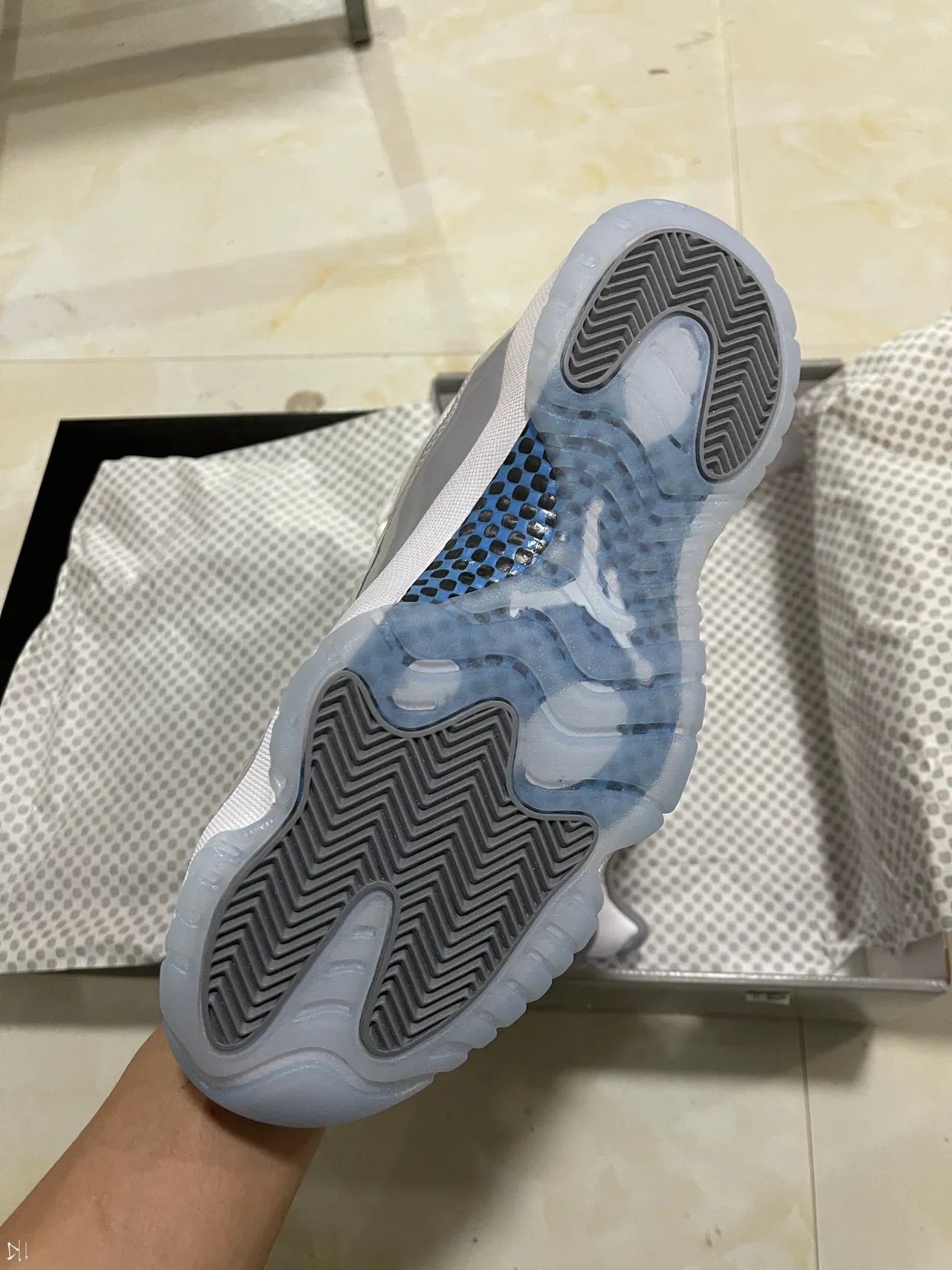 Air Jordan 11 White Light Gray Patent Leather Basketball Shoes 5