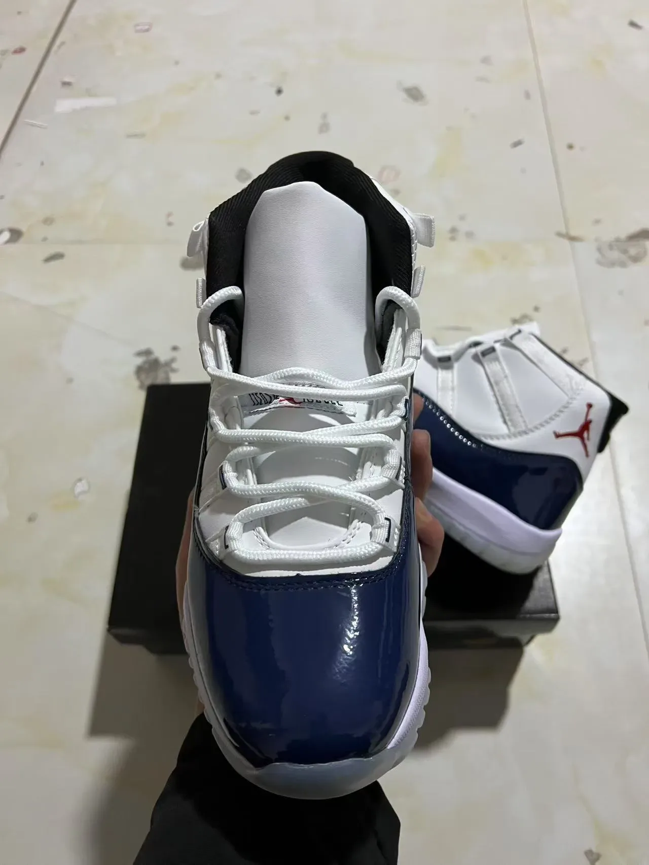 Air Jordan 11 Tênis de Basquete Branco Navy Couro Patentado 2