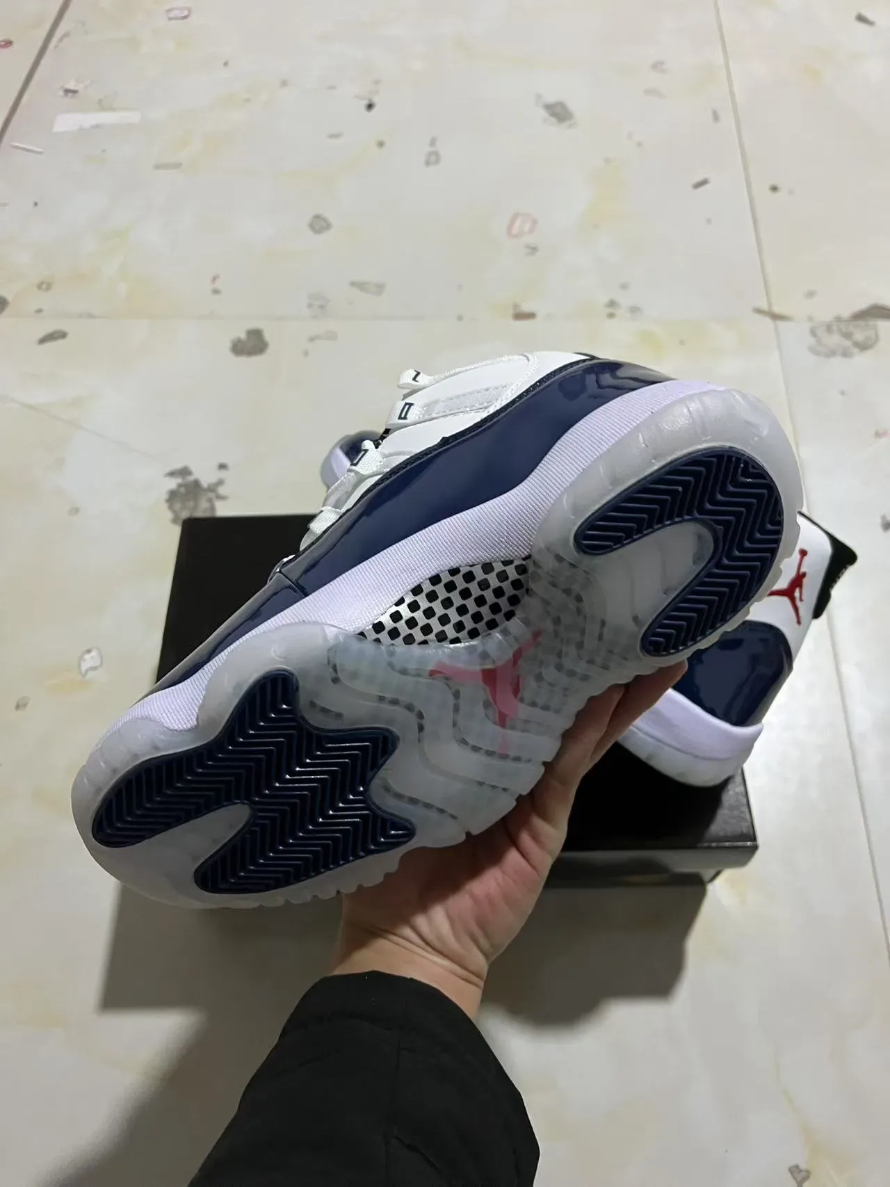 Air Jordan 11 Tênis de Basquete Branco Navy Couro Patentado 5