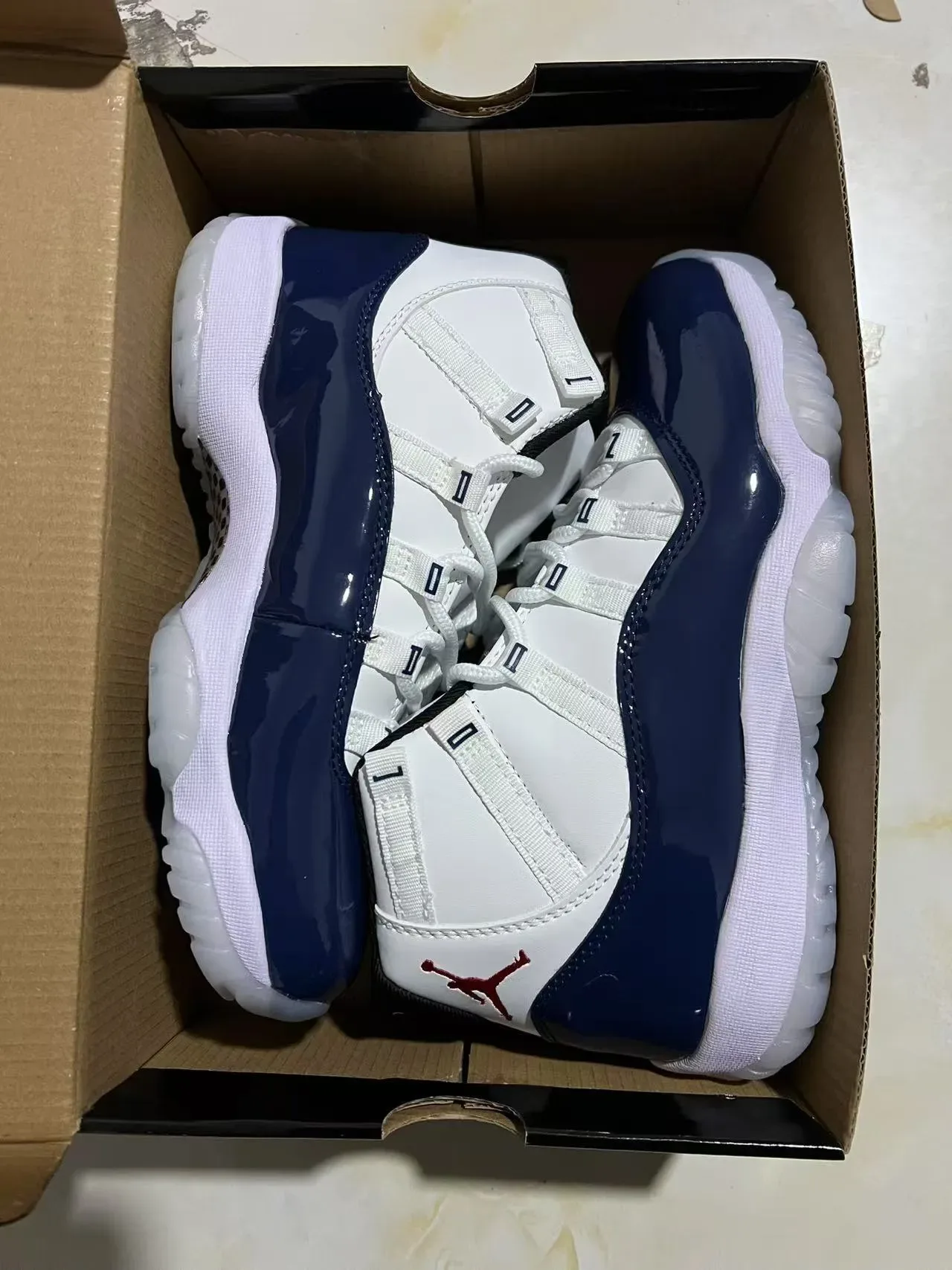 Air Jordan 11 Tênis de Basquete Branco Navy Couro Patentado 8
