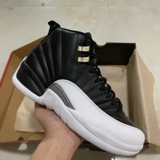 Air Jordan 12 Zapatos de Baloncesto de Cuero Negro y Blanco Acolchado