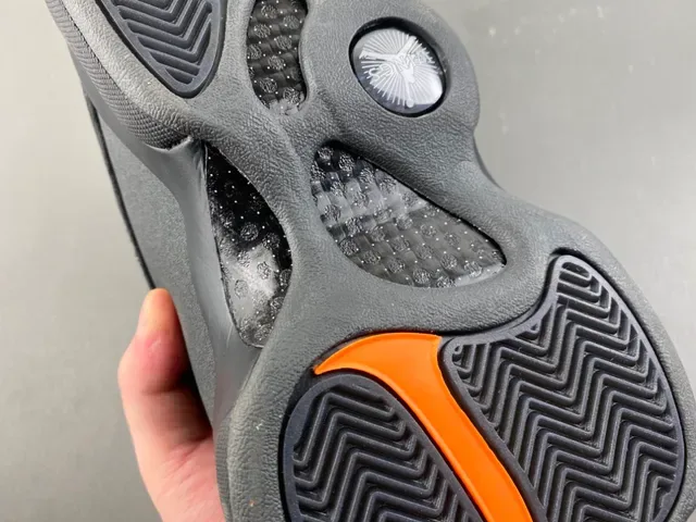 Air Jordan 13 काले डेनिम स्टडेड बास्केटबॉल जूते 11
