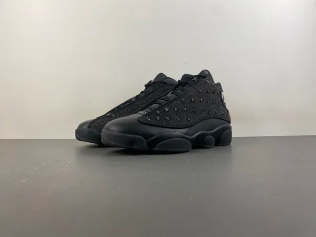 Air Jordan 13 काले डेनिम स्टडेड बास्केटबॉल जूते 12