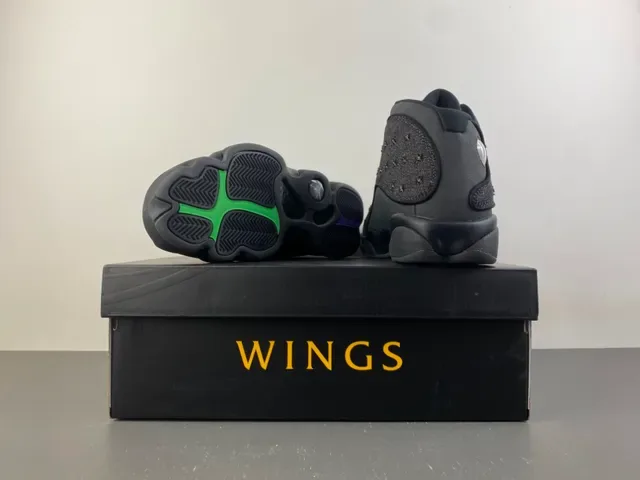 Air Jordan 13 काले डेनिम स्टडेड बास्केटबॉल जूते 18