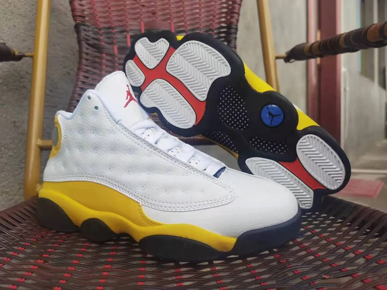 Air Jordan 13 Branco Amarelo Preto Tênis de Basquete 2