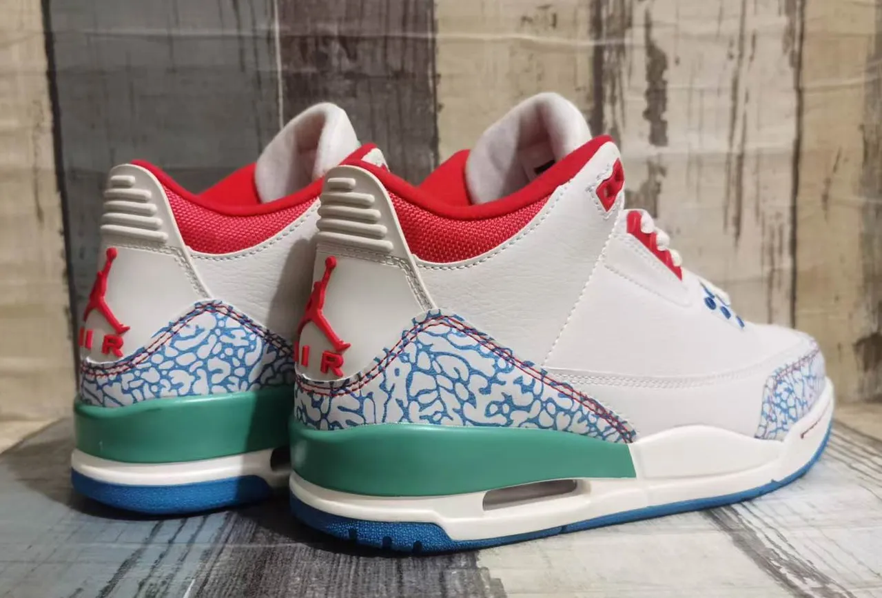 Chaussures de basketball Air Jordan 3 blanc bleu vert rouge motif éléphant 4