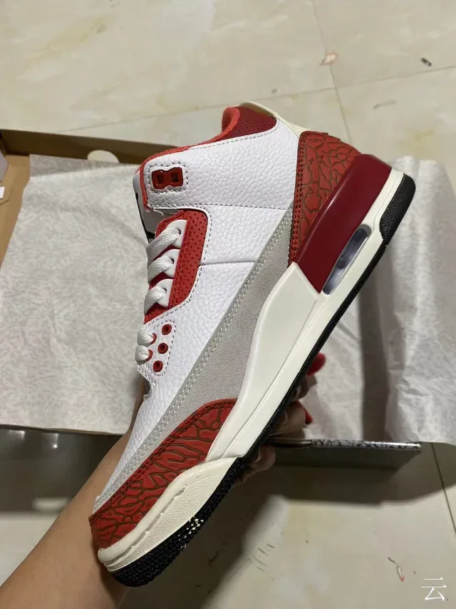 Air Jordan 3 Chaussures de Basket Blanc Rouge Imprimé Éléphant 4