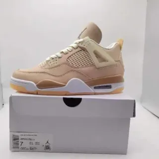Air Jordan 4 Beige Gum Basketball Shoes