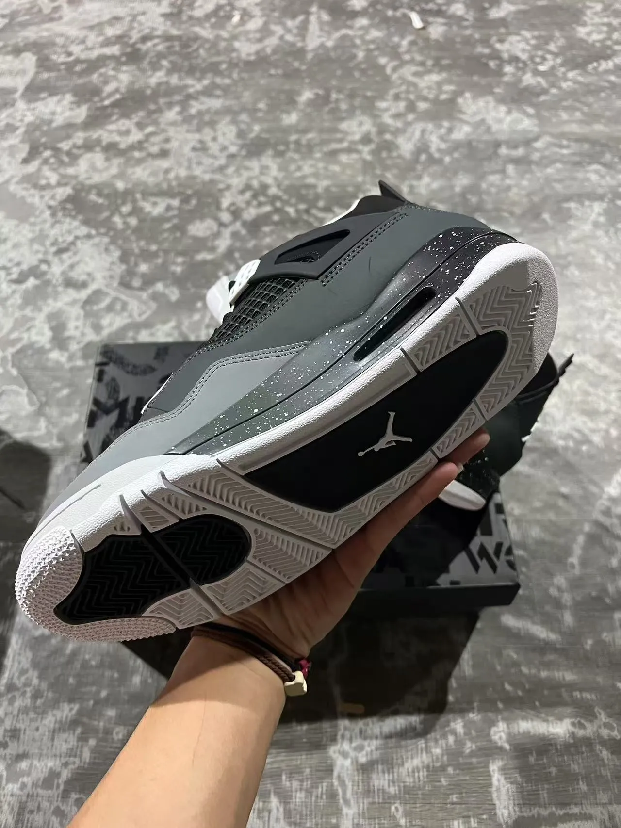 Chaussures de basketball Air Jordan 4 noir et gris moucheté 6