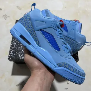 Air Jordan 4 浅蓝大象篮球鞋