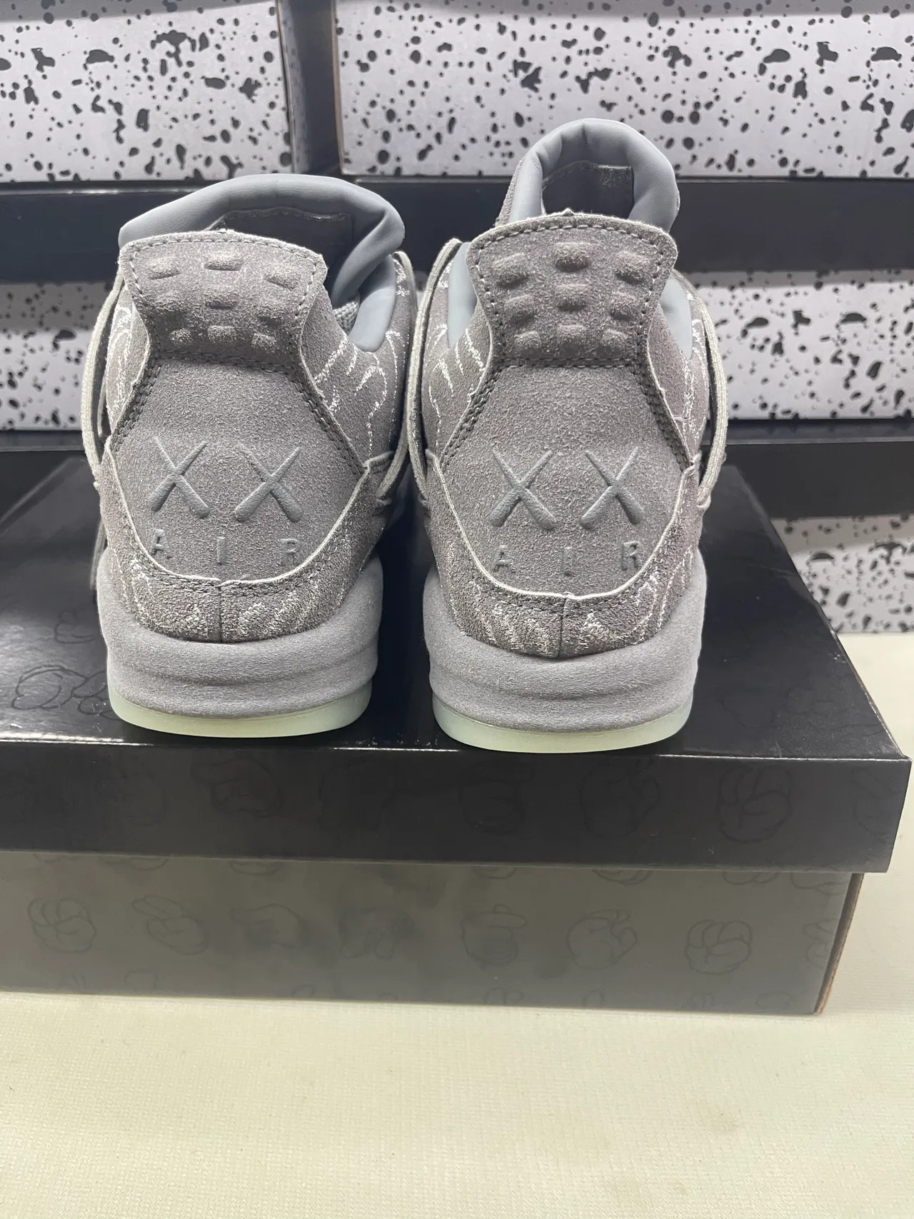 Air Jordan 4 Monochromatic Gray Suede Basketball Shoes 2