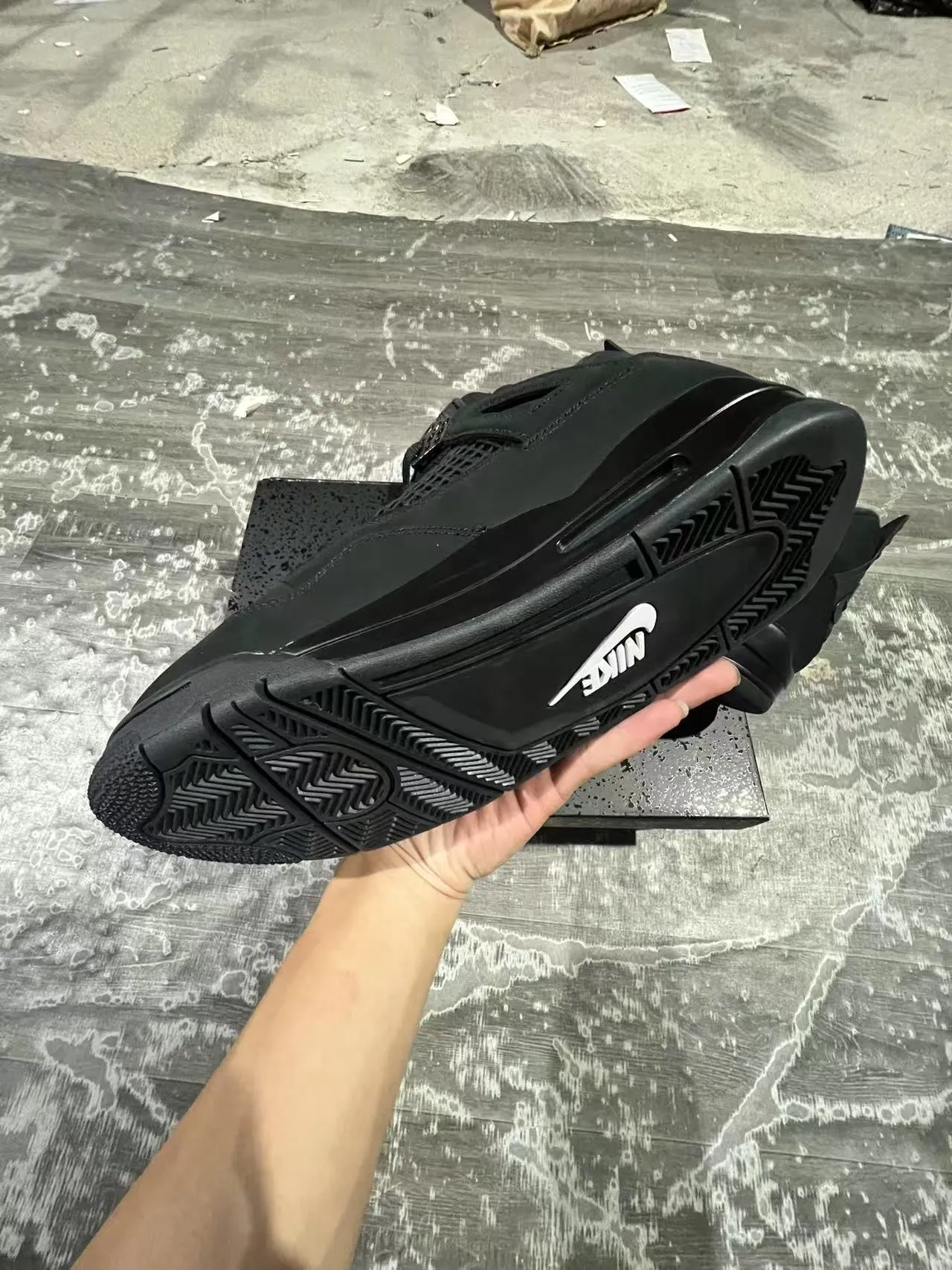 Chaussures de basketball Air Jordan 4 noir monochrome 6