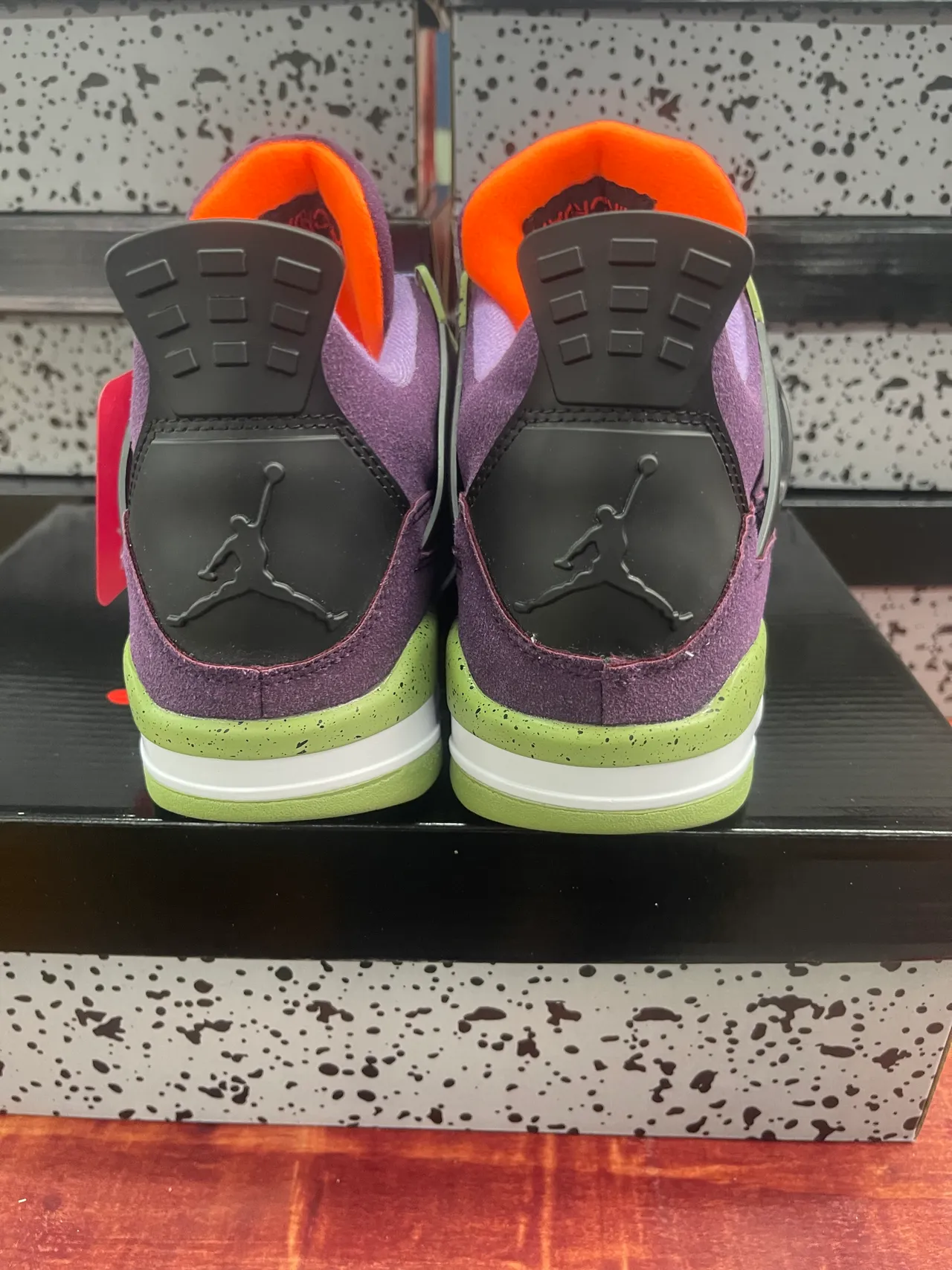 Chaussures de basketball Air Jordan 4 violet et vert lime mouchetées 2