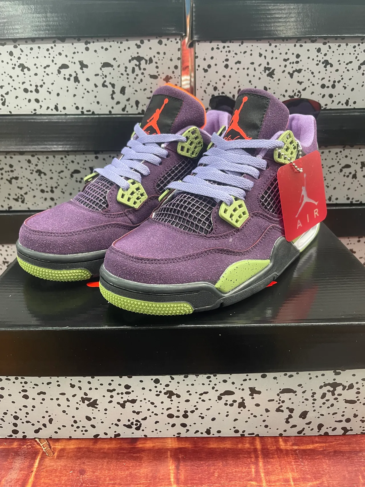 Chaussures de basketball Air Jordan 4 violet et vert lime mouchetées 4