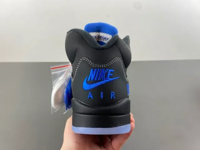 Air Jordan 5 Preto Azul Royal NY Tênis de Basquete 4