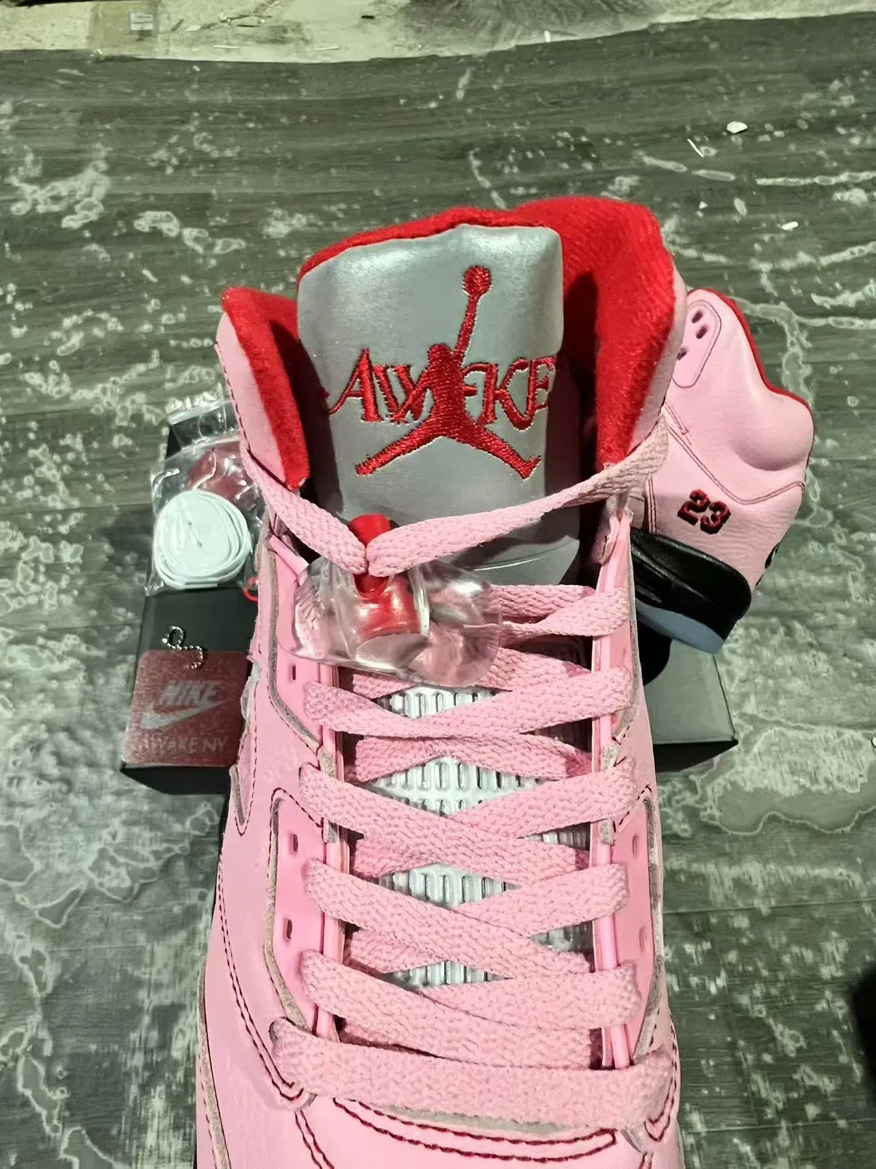 Air Jordan 5 Rosa Preto Vermelho NY 23 Tênis de Basquete 4