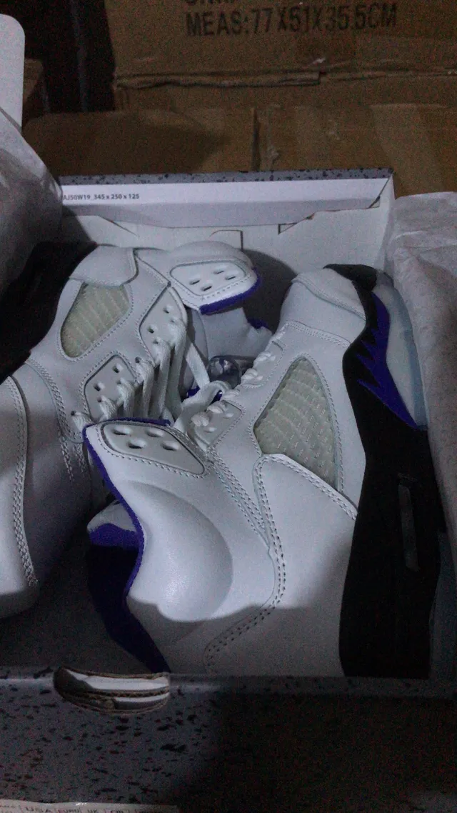 Air Jordan 5 White Black Purple Flame Basketball Shoes 4