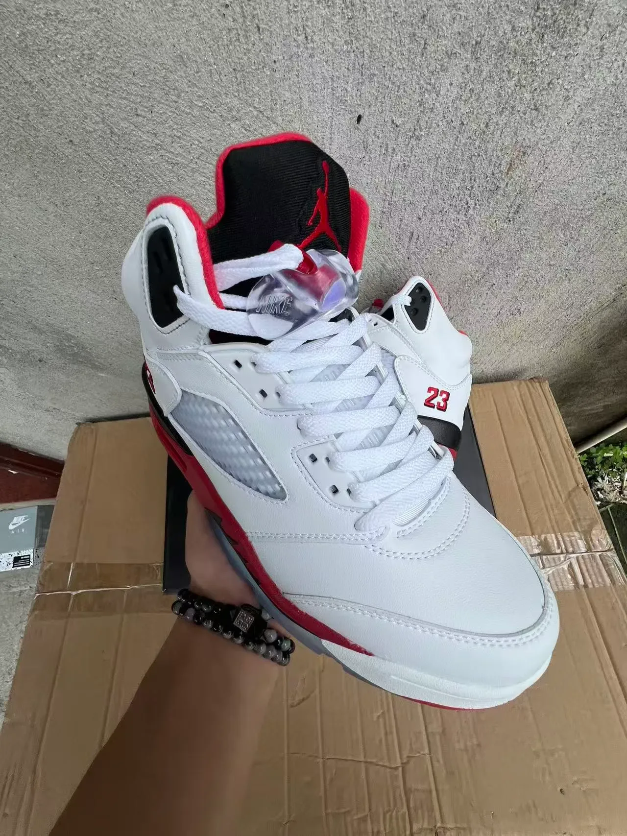 Air Jordan 5 Blanc Rouge Noir Chaussures de Basketball 2