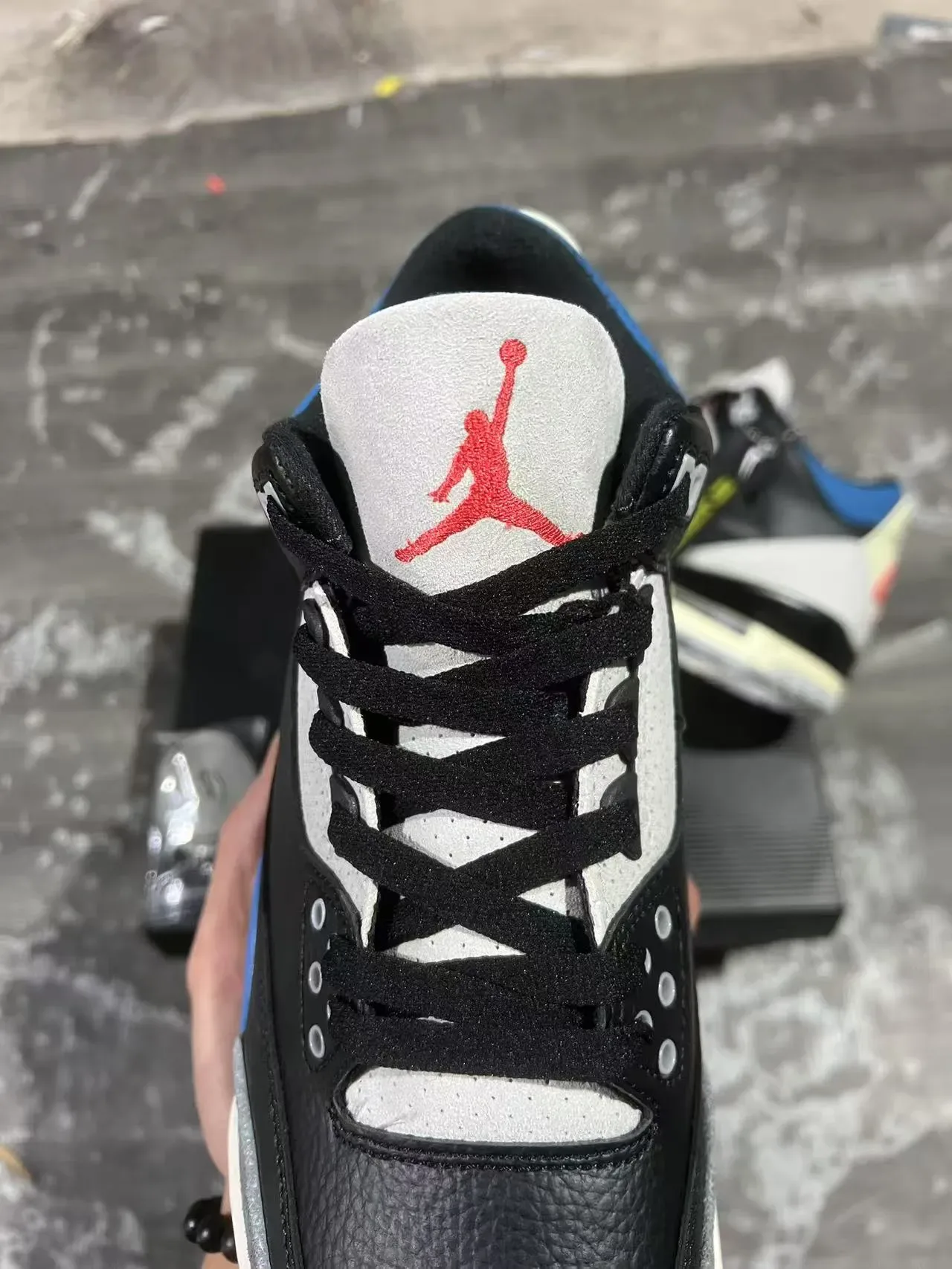 Air Jordan Noir Bleu Hautes Cuir à Grain Chaussures de Basketball 4