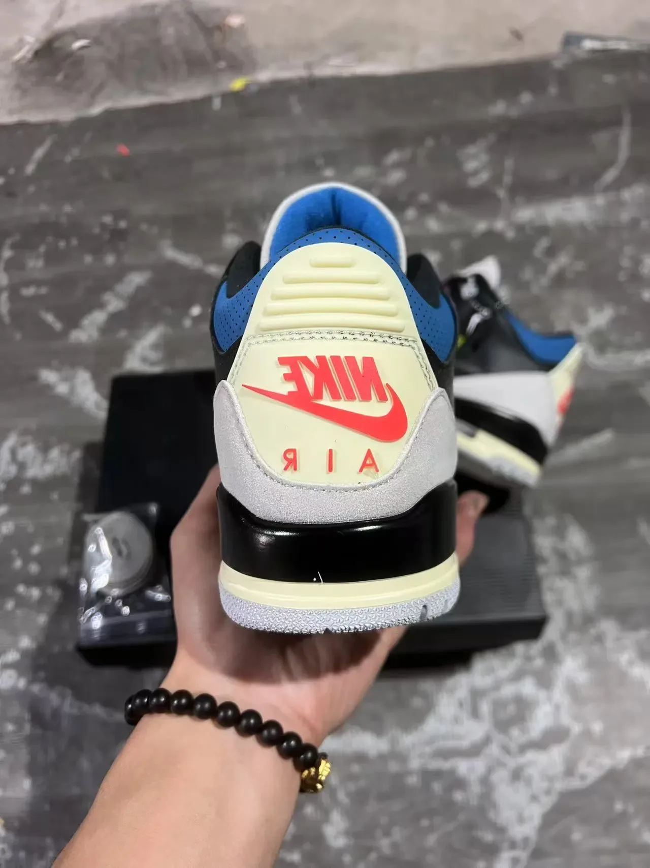 Air Jordan Noir Bleu Hautes Cuir à Grain Chaussures de Basketball 8