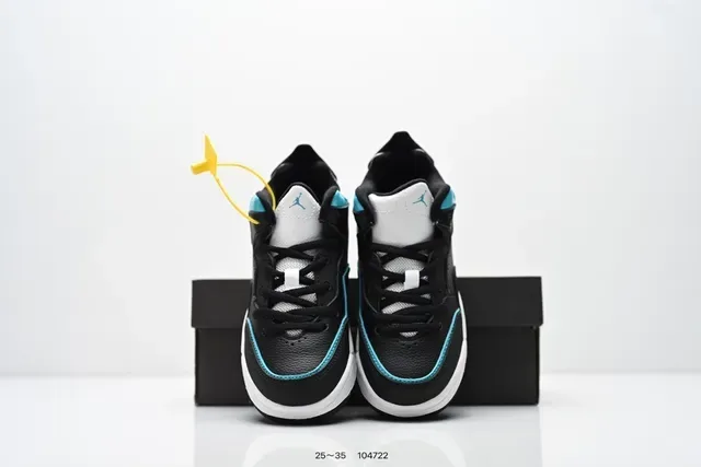 Air Jordan Black White Low-Top Lace-Up Lifestyle Sneakers 21