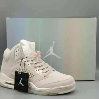 Air Jordan White Beige High-Top Monochrome Basketball Shoes