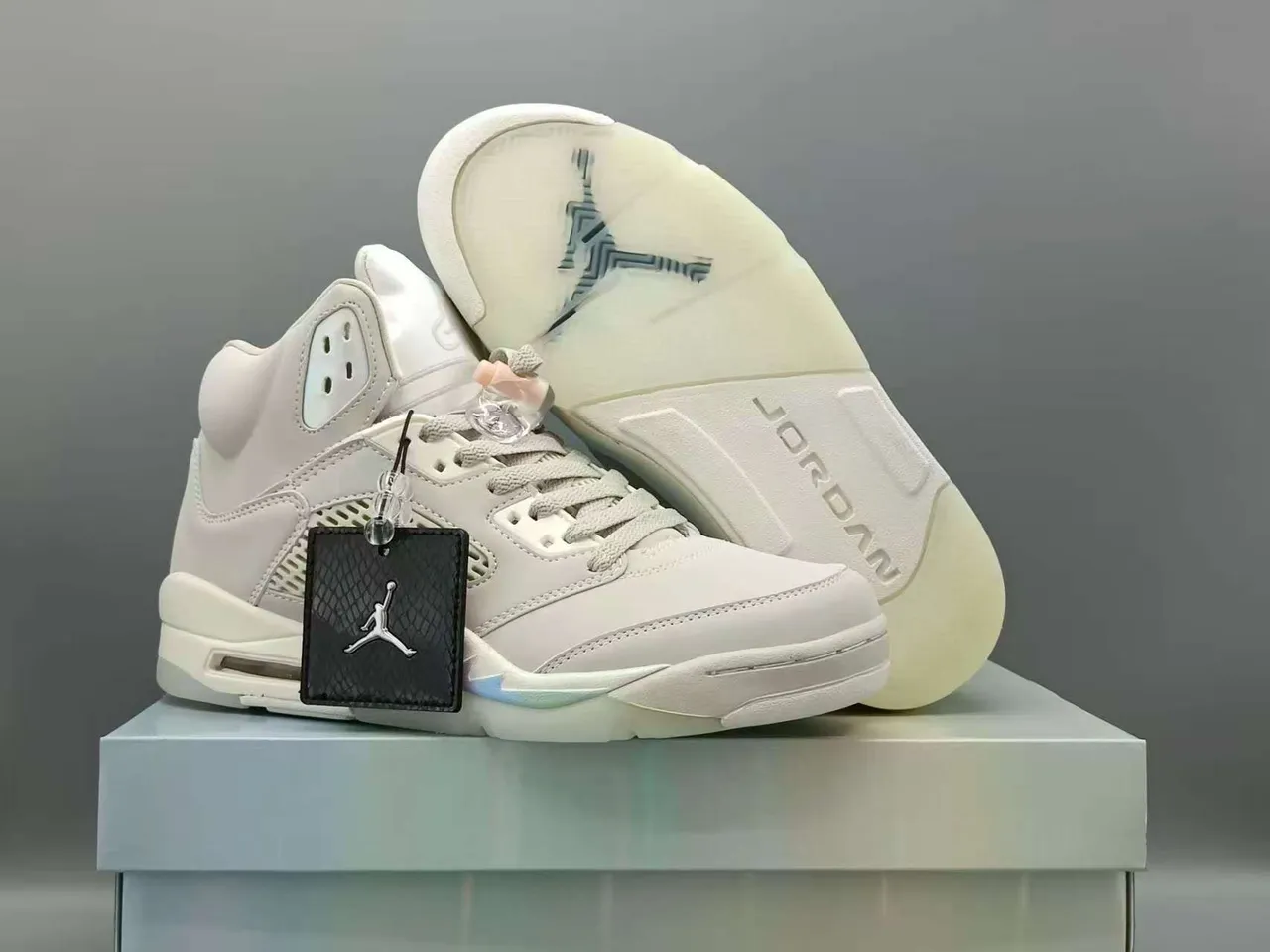Air Jordan White Beige High-Top Monochrome Basketball Shoes 3