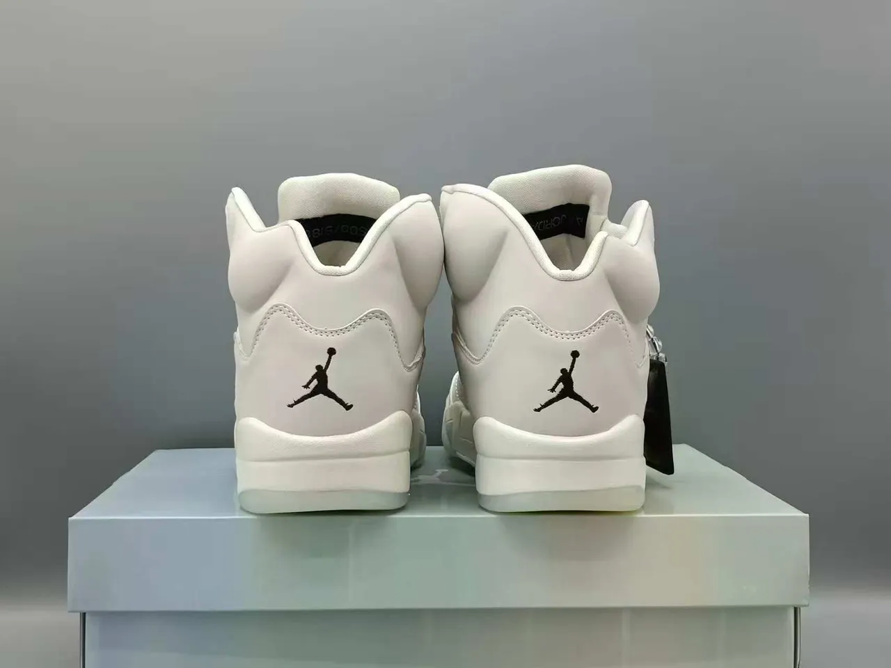 Air Jordan White Beige High-Top Monochrome Basketball Shoes 4
