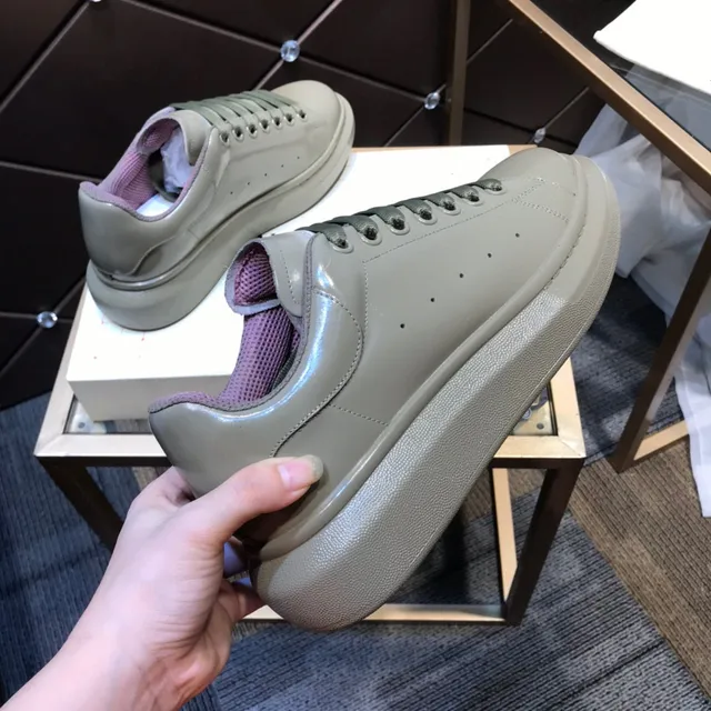 Alexander McQueen sneakers oversized, verde exército, roxo, sola de plataforma, upper de couro sintético suave, sneakers lifestyle 4