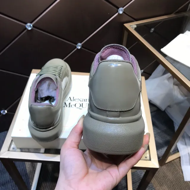 Alexander McQueen sneakers oversized, verde exército, roxo, sola de plataforma, upper de couro sintético suave, sneakers lifestyle 5