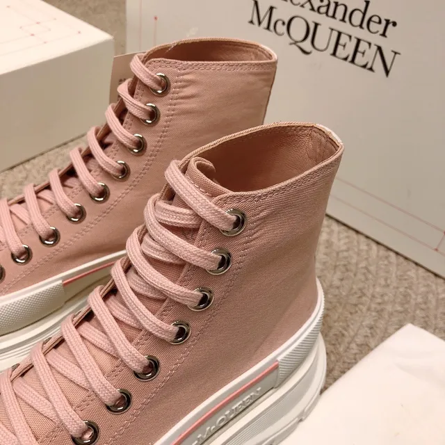 Alexander McQueen Tênis oversized de tela rosa poeirento high-top lifestyle sneakers 2