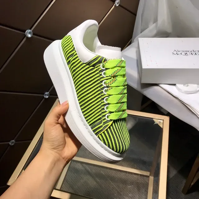 Alexander McQueen Tênis oversized neón verde lima e listrado preto tênis lifestyle 2