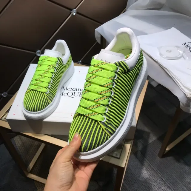 Alexander McQueen Tênis oversized neón verde lima e listrado preto tênis lifestyle 3