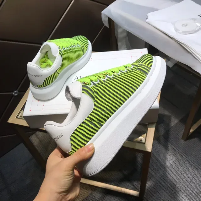 Alexander McQueen Tênis oversized neón verde lima e listrado preto tênis lifestyle 5