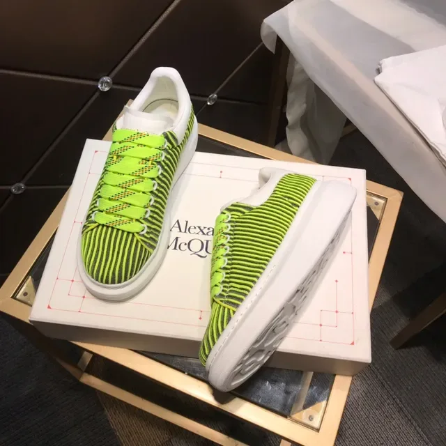 Alexander McQueen Tênis oversized neón verde lima e listrado preto tênis lifestyle 8