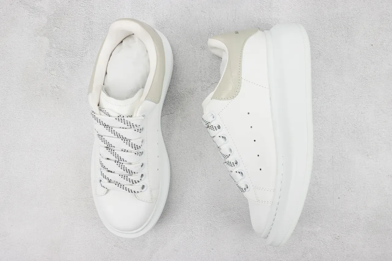 Alexander McQueen Oversized Sneaker White Beige Platform Sole Perforated Toe Cap Lifestyle Sneakers 3